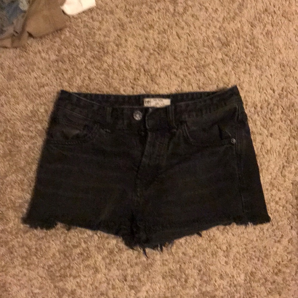 Frayed, black Free People Jean shorts size 25